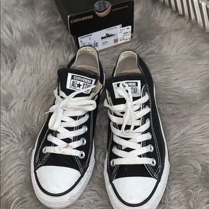 Black converse!